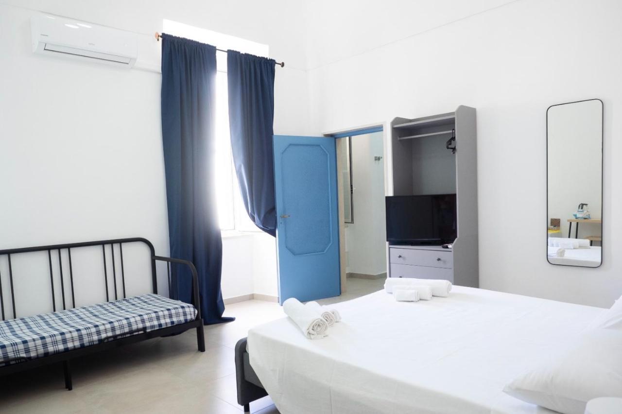 Seaport #Rooms Trani Exterior photo