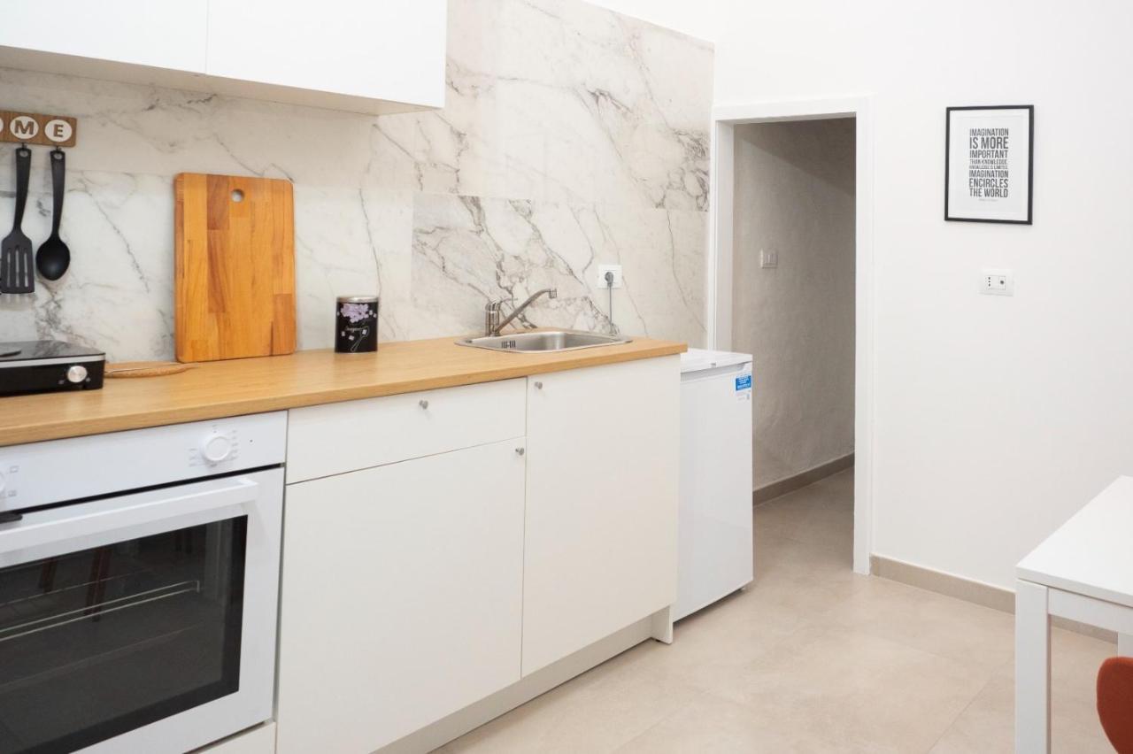 Seaport #Rooms Trani Exterior photo
