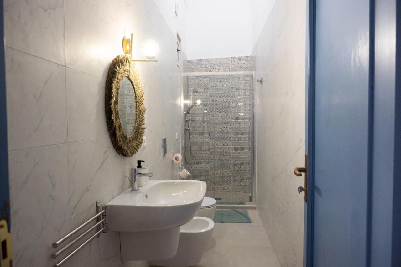 Seaport #Rooms Trani Exterior photo
